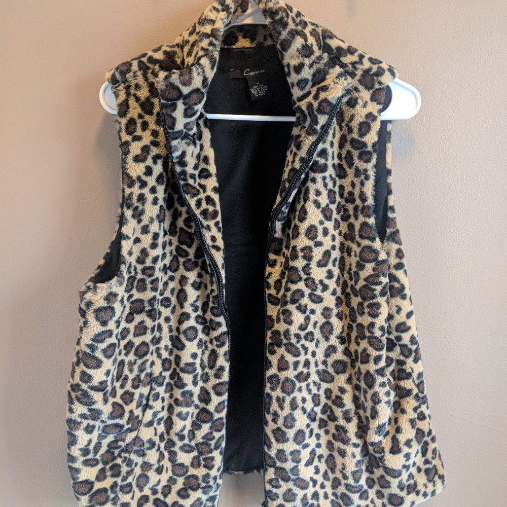 Faux fur leopard print vest